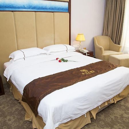 Long Zhou Grand Hotel Guangzhou Exterior photo