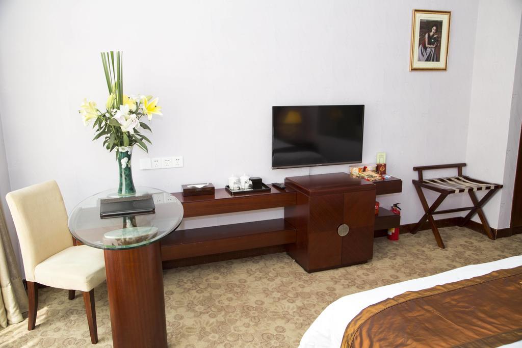 Long Zhou Grand Hotel Guangzhou Room photo