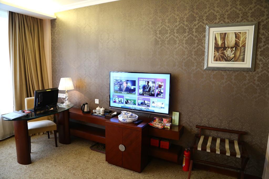 Long Zhou Grand Hotel Guangzhou Room photo